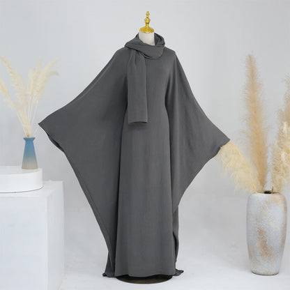 Loose and elegant batwing sleeve robe